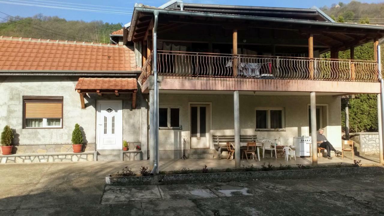 Guest House Green View Пирот Екстериор снимка